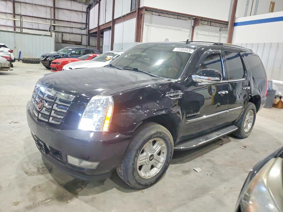 2013 CADILLAC ESCALADE LUXURY  