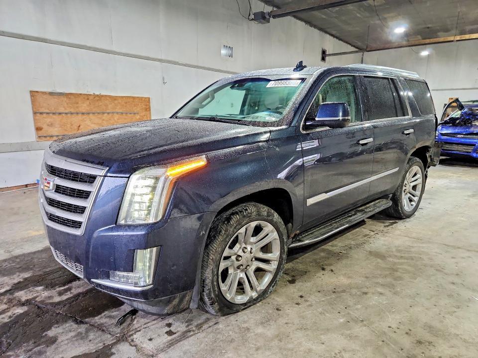 2017 CADILLAC ESCALADE LUXURY  