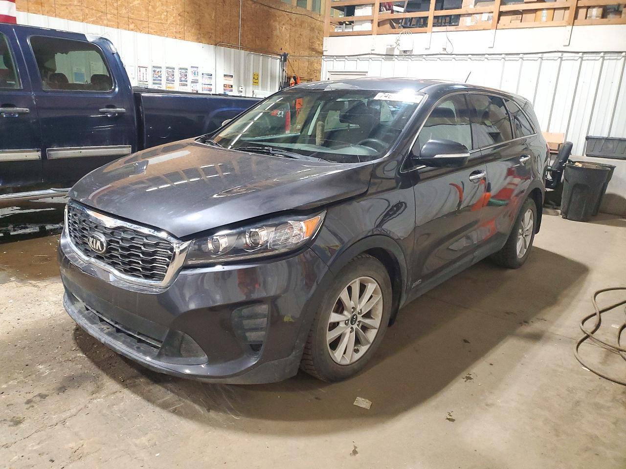 Вид 2019 KIA SORENTO LX V6, угол 1