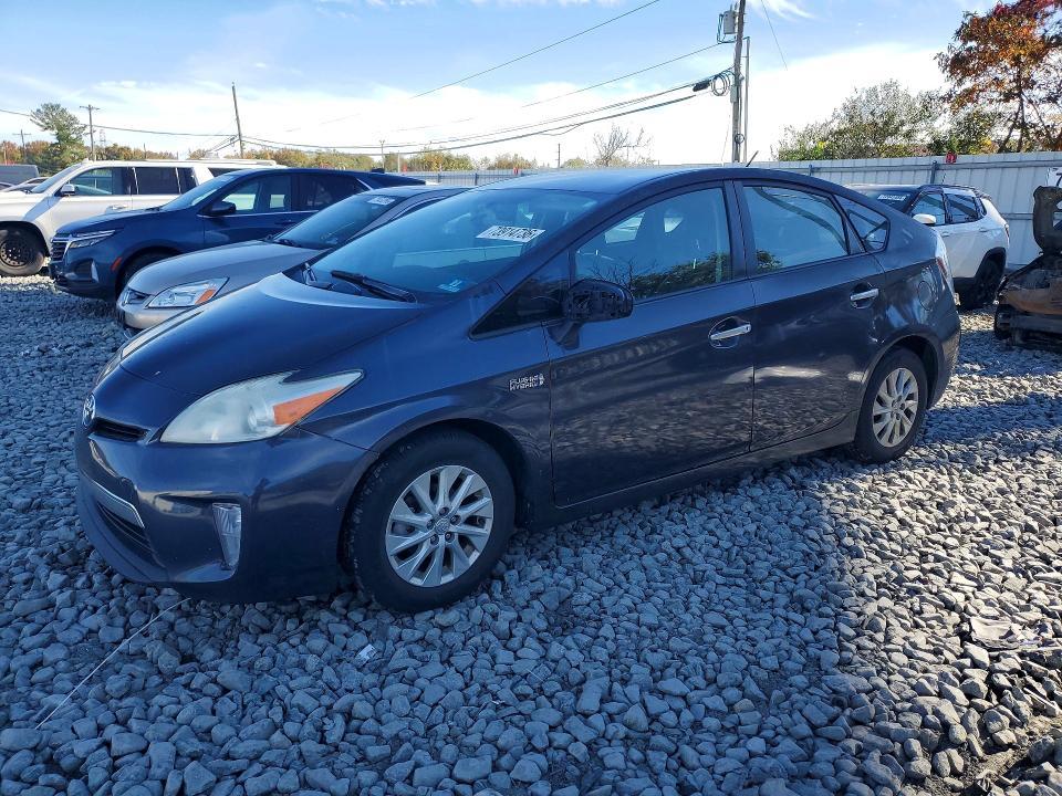 2014 TOYOTA PRIUS PLUG-IN HYBRID   