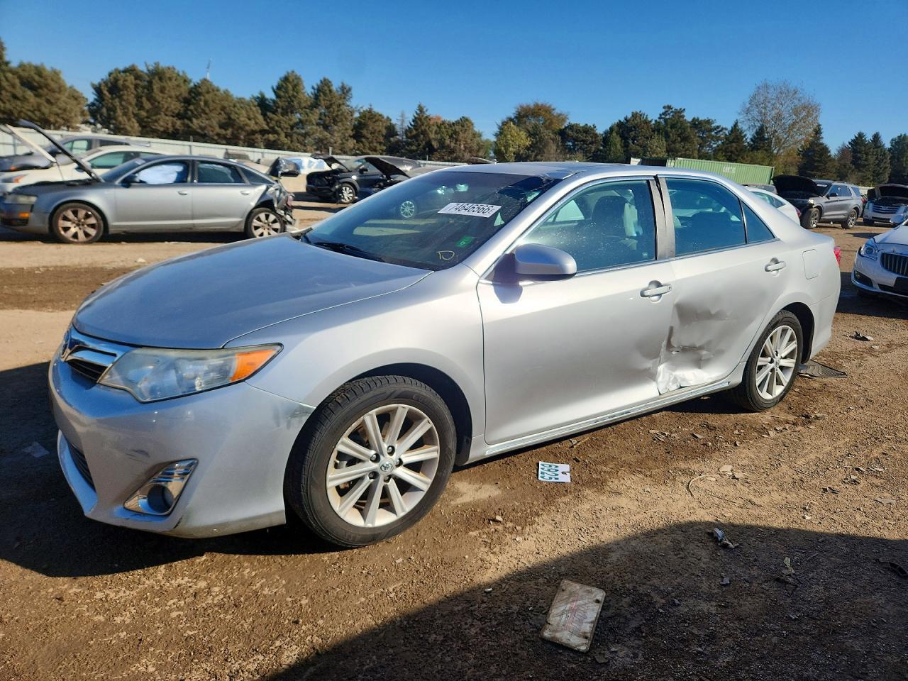 Vista de 2013 TOYOTA CAMRY XLE, ángulo 1