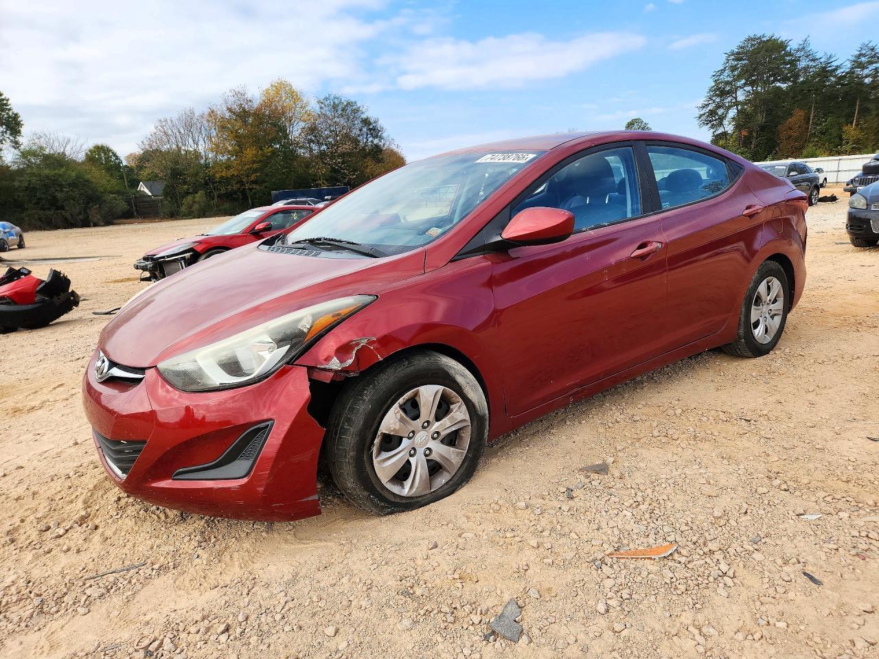 Вид 2016 HYUNDAI ELANTRA SE, угол 1