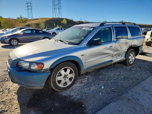 2002 VOLVO V70 XC  