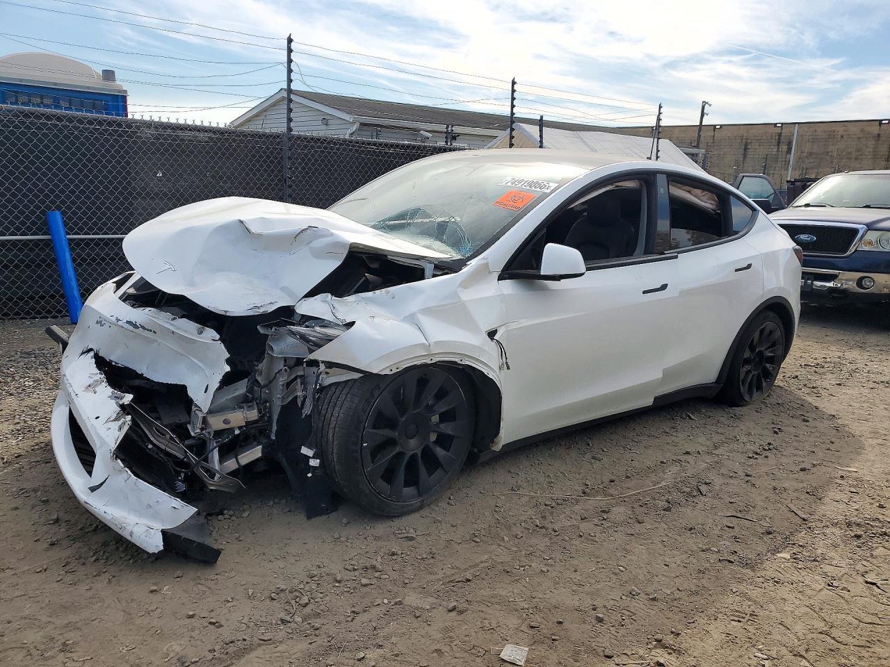 Vista de 2022 TESLA MODEL Y, ángulo 1