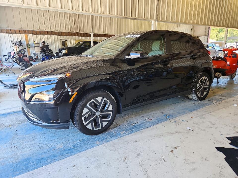 2023 HYUNDAI KONA SE  