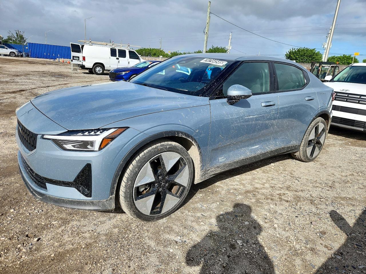Вид 2023 POLESTAR 2, угол 1