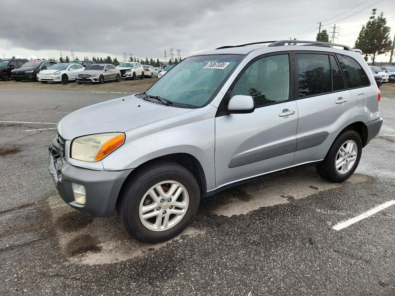 Vue de 2001 TOYOTA RAV4 BASE, angle 1