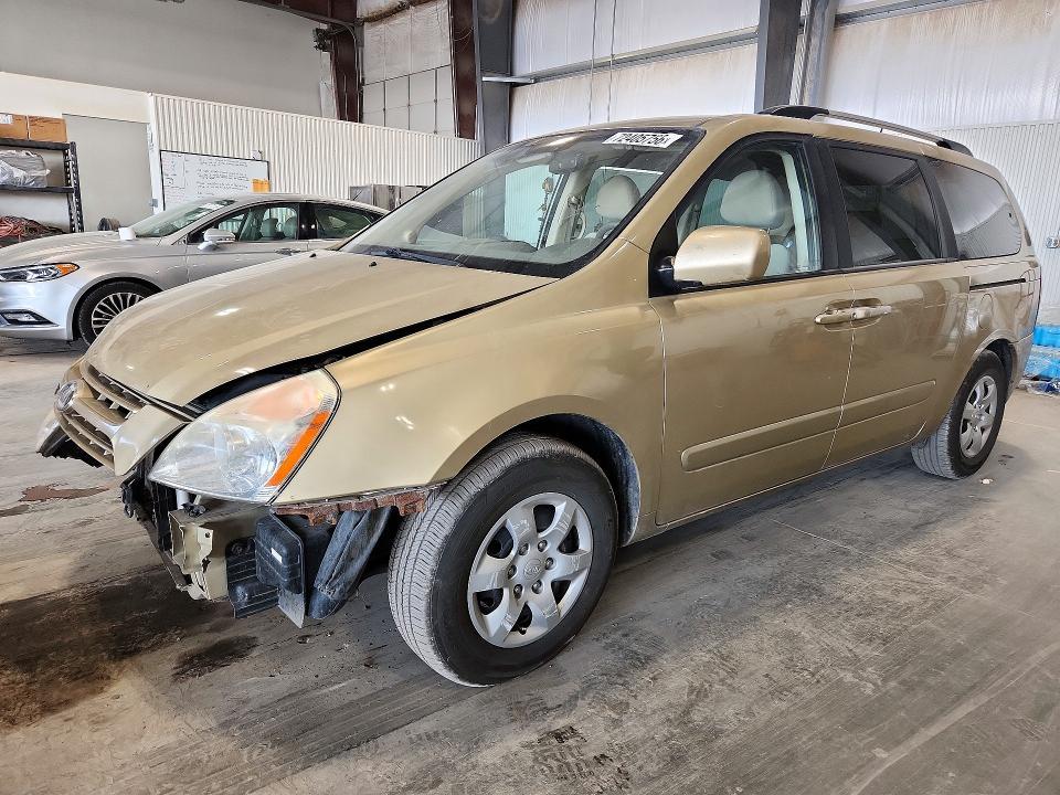 2010 KIA SEDONA LX  