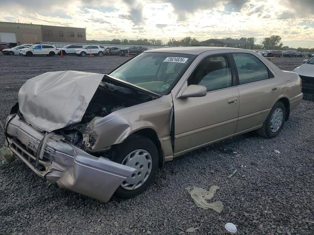 1998 TOYOTA CAMRY LE  