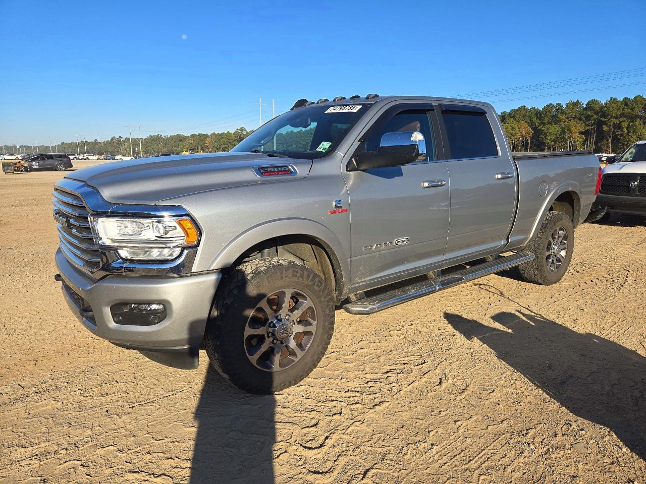 منظر 2022 RAM 2500 LONGHORN، زاوية 1
