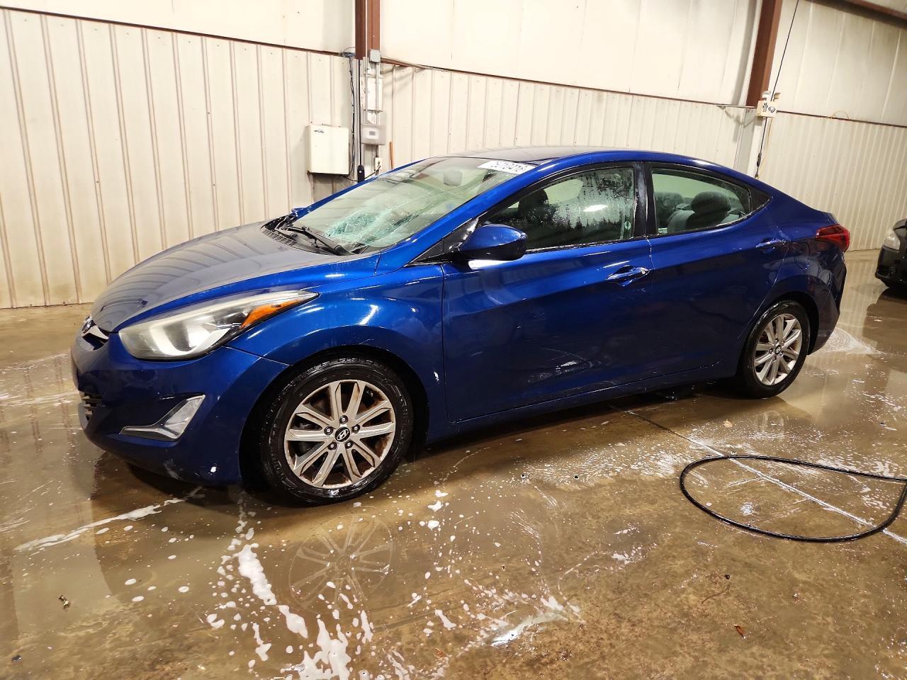 Vue de 2015 HYUNDAI ELANTRA SE, angle 1