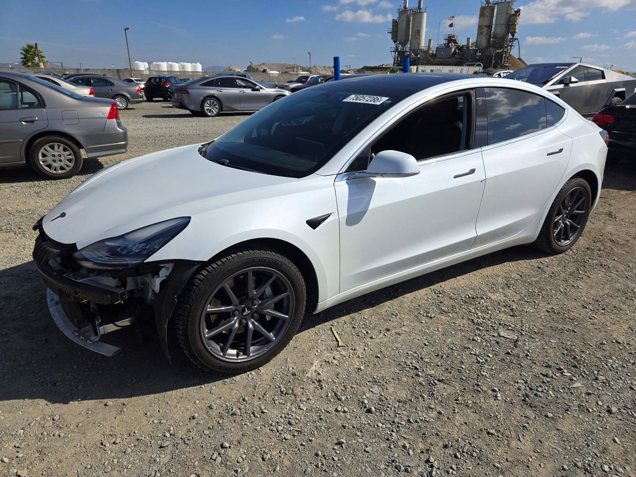 Вид 2020 TESLA MODEL 3, угол 1