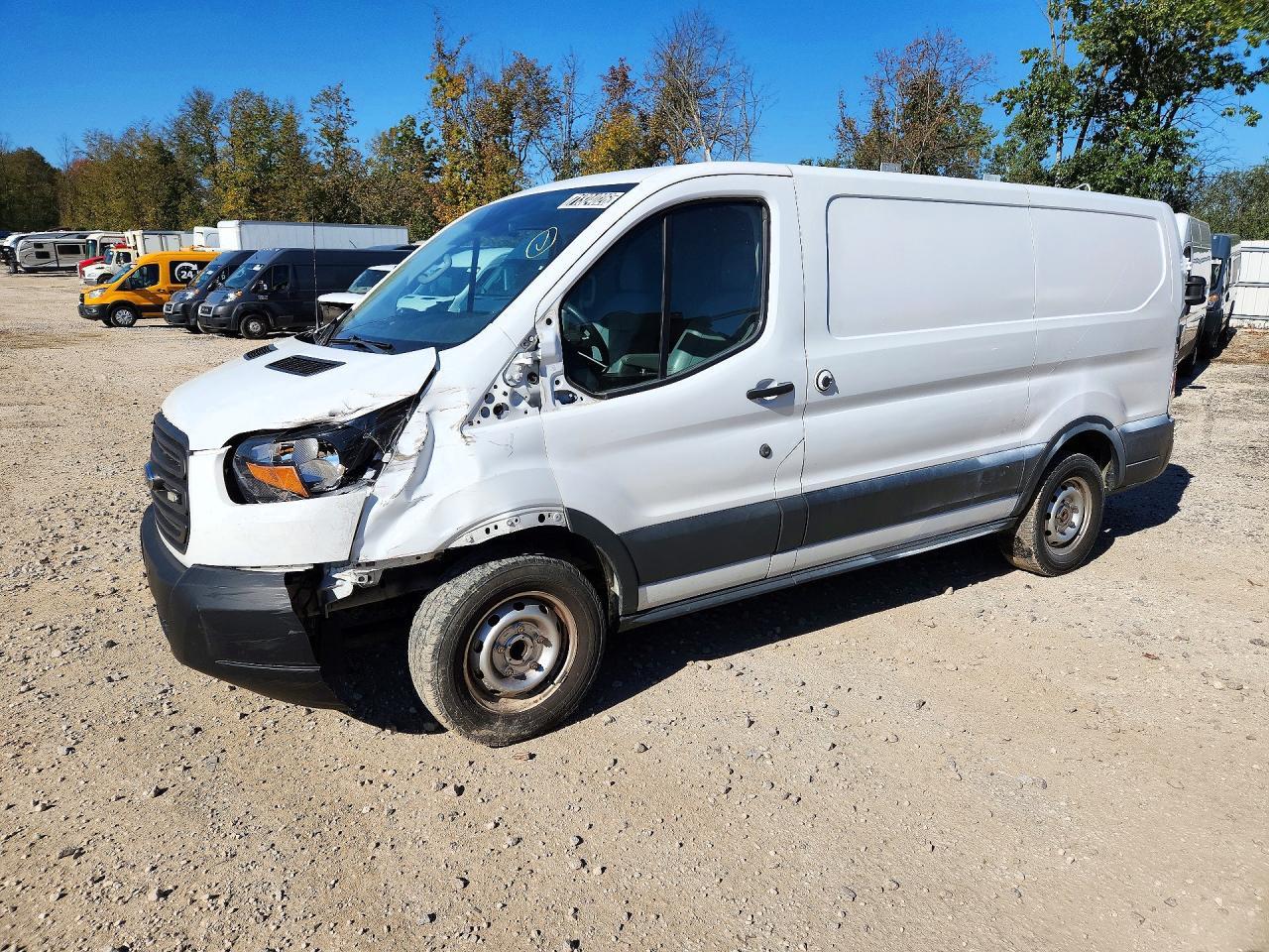 Vedere 2017 FORD TRANSIT T- - DELIVERY VAN, unghi 1