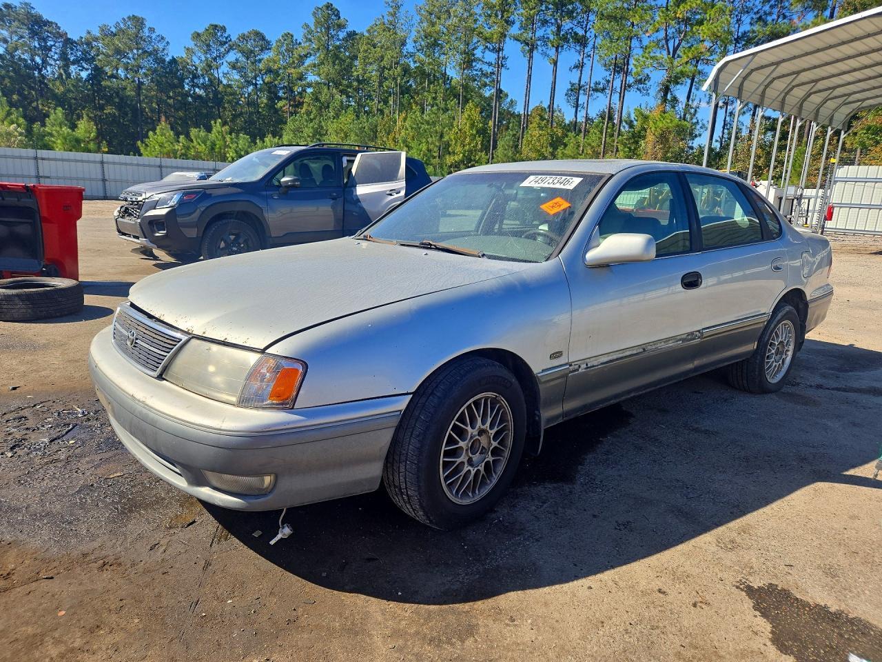 Вид 1999 TOYOTA AVALON XLS, угол 1