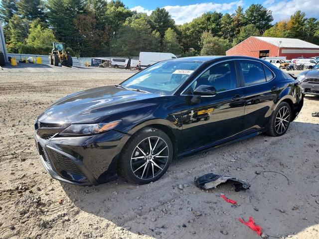 2022 TOYOTA CAMRY SE  