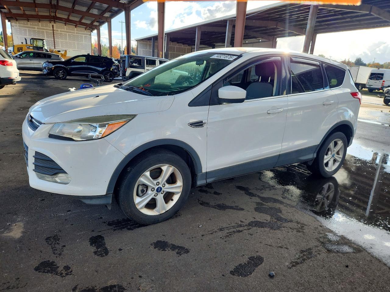 منظر 2013 FORD ESCAPE SE، زاوية 1