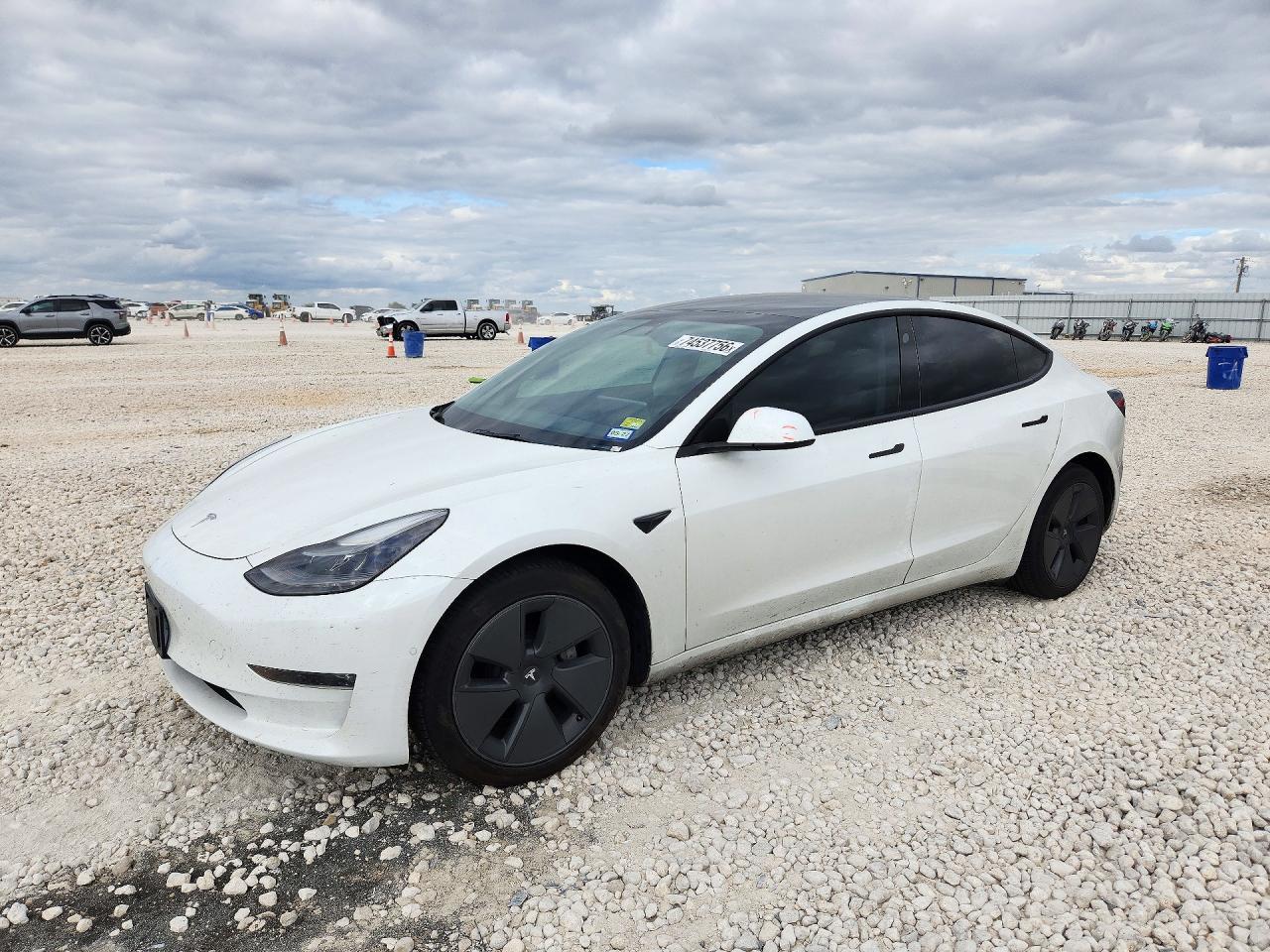 منظر 2022 TESLA MODEL 3، زاوية 1