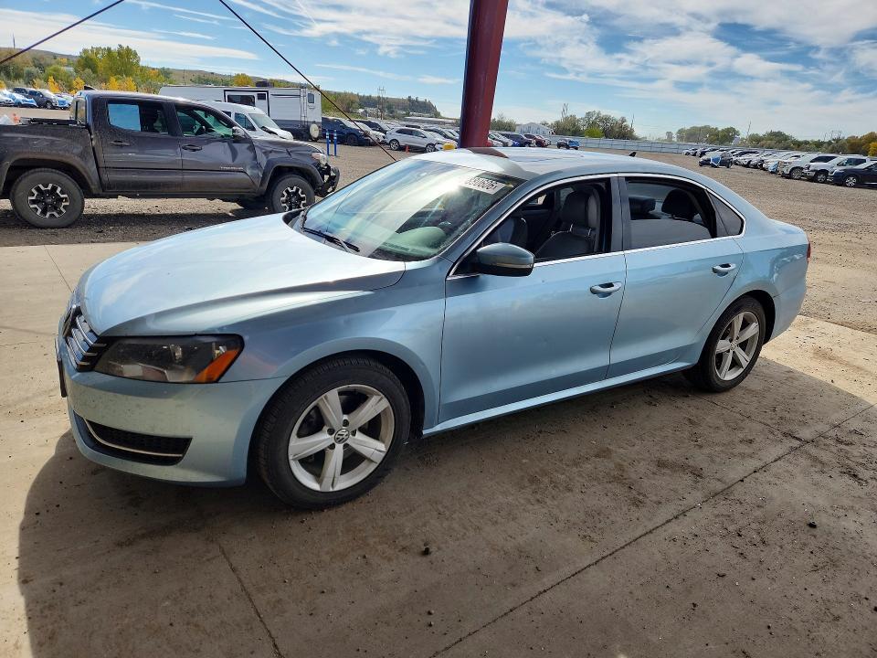 2013 VOLKSWAGEN PASSAT SE  
