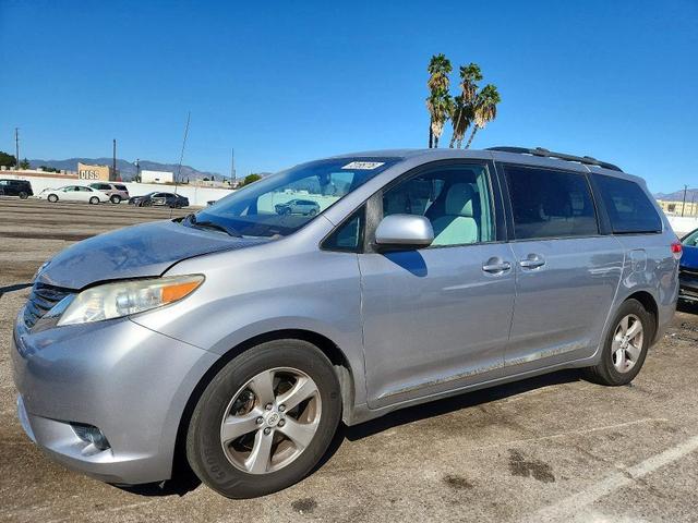 2012 TOYOTA SIENNA LE  