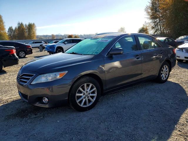 2011 TOYOTA CAMRY XLE  