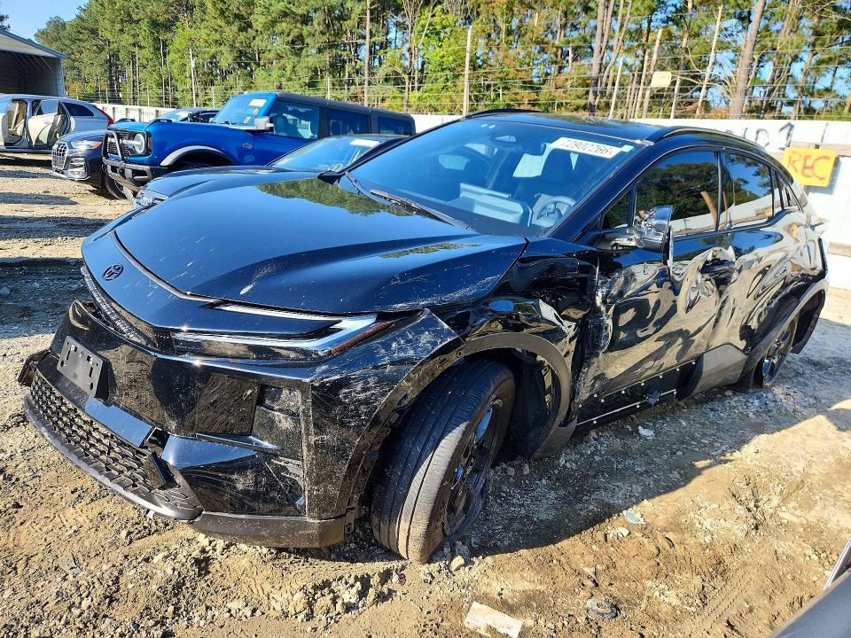 2026 TOYOTA C-HR SE  
