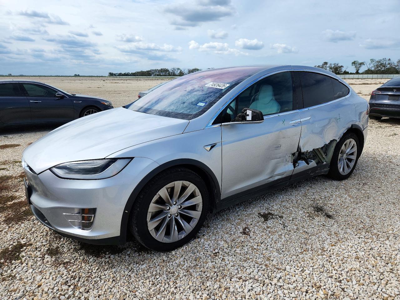 Vedere 2017 TESLA MODEL X, unghi 1
