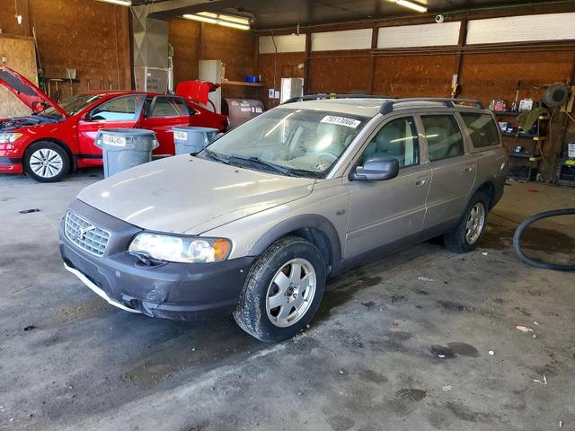2002 VOLVO V70 XC  