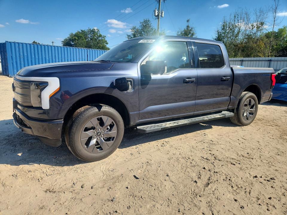 2022 FORD F150 LIGHTNING PRO  