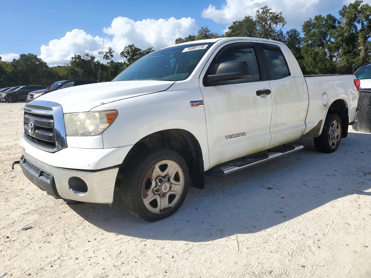 Vista de 2012 TOYOTA TUNDRA DOUBLE CAB SR5, ángulo 1
