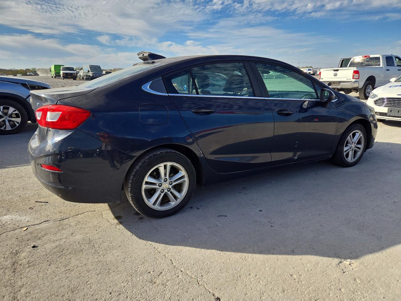 منظر 2016 CHEVROLET CRUZE LT، زاوية 1