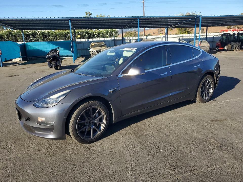 2018 TESLA MODEL 3   