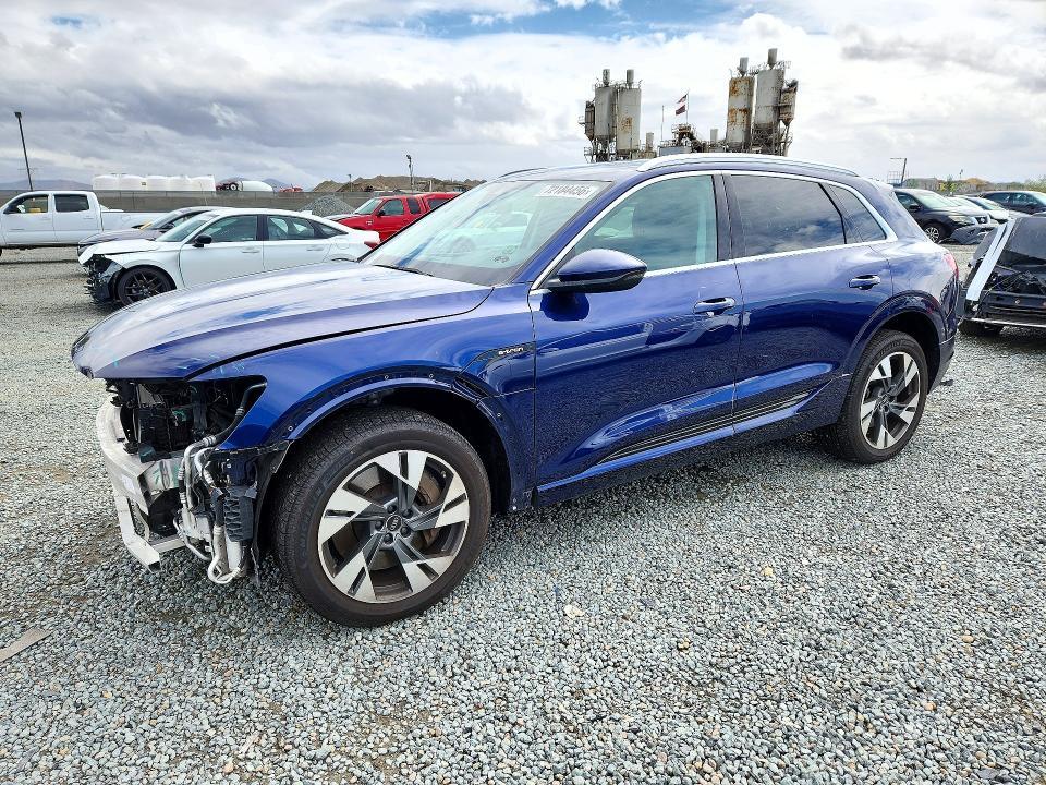 2022 AUDI E-TRON PREMIUM  