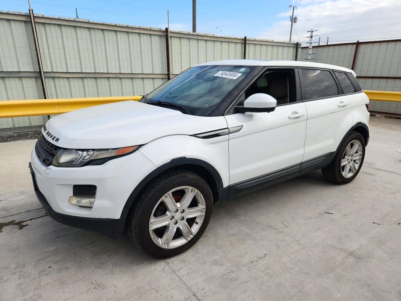 Vue de 2014 LAND ROVER RANGE ROVER EVOQUE PURE PLUS, angle 1
