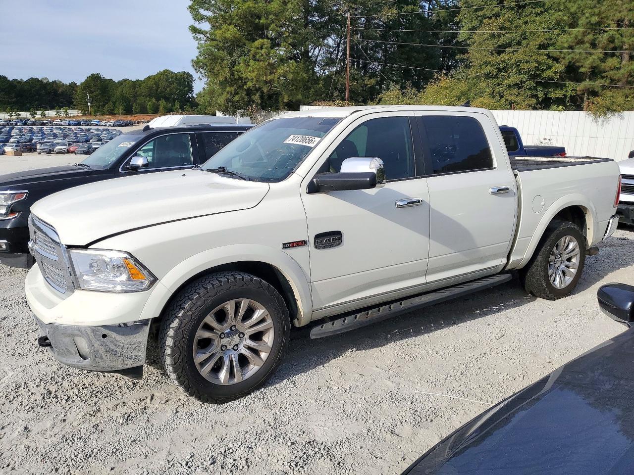 Vista de 2016 RAM 1500 LONGHORN, ángulo 1