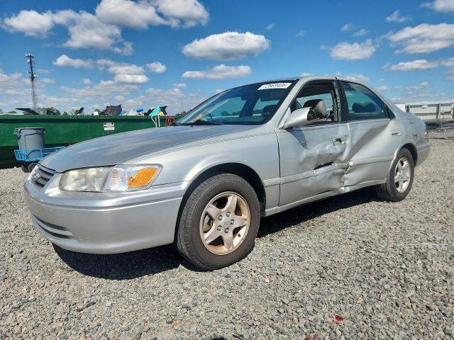 2001 TOYOTA CAMRY LE V6  