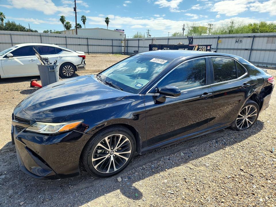 2019 TOYOTA CAMRY SE  