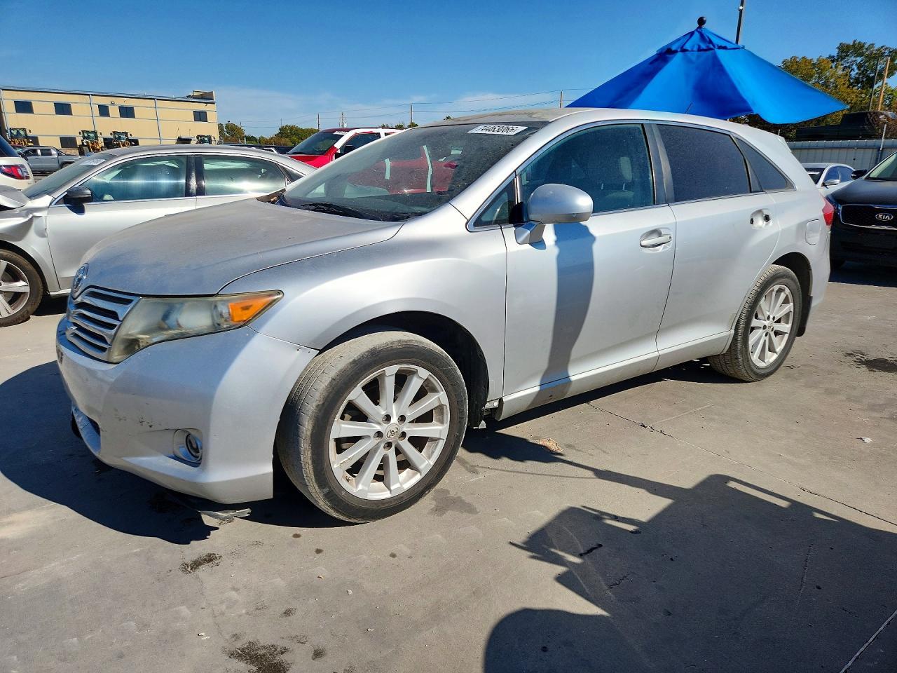 Vista de 2012 TOYOTA VENZA LE, ángulo 1