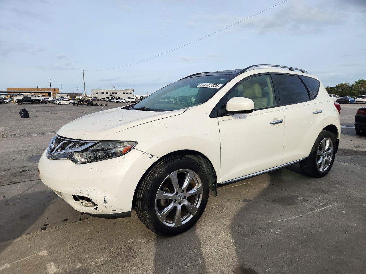 Вид 2014 NISSAN MURANO LE, угол 1