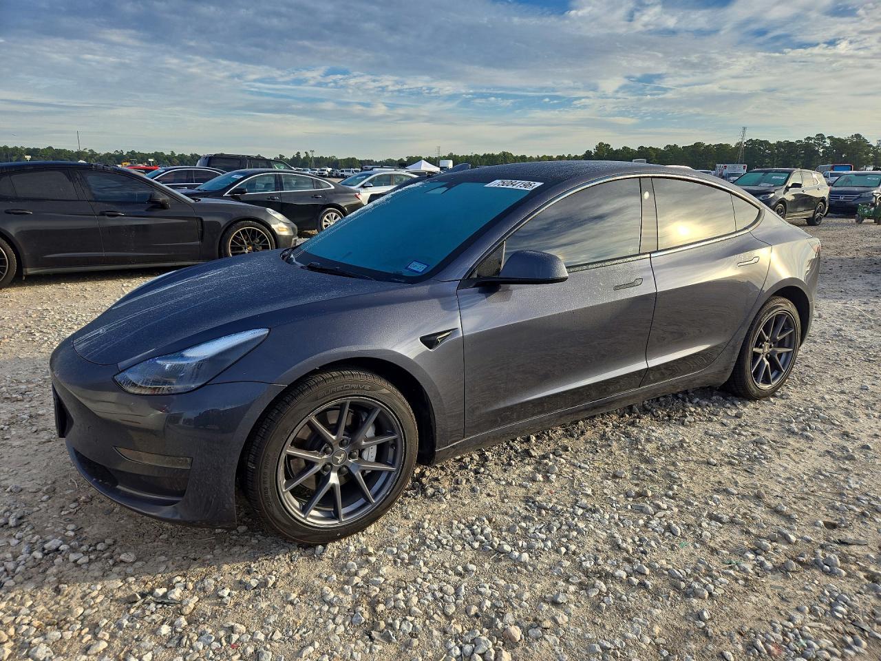 Vista de 2023 TESLA MODEL 3, ángulo 1