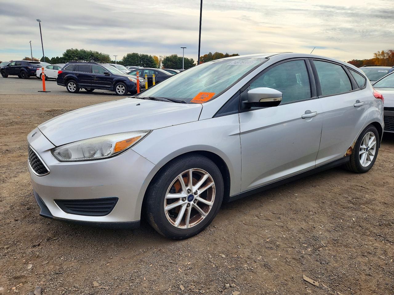 Vue de 2016 FORD FOCUS SE, angle 1