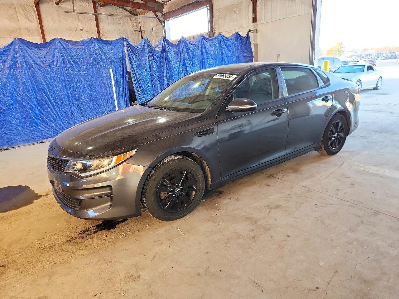 Vista de 2016 KIA OPTIMA LX, ángulo 1
