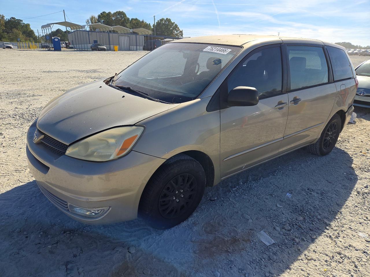 Vue de 2004 TOYOTA SIENNA CE 7 PASSENGER, angle 1