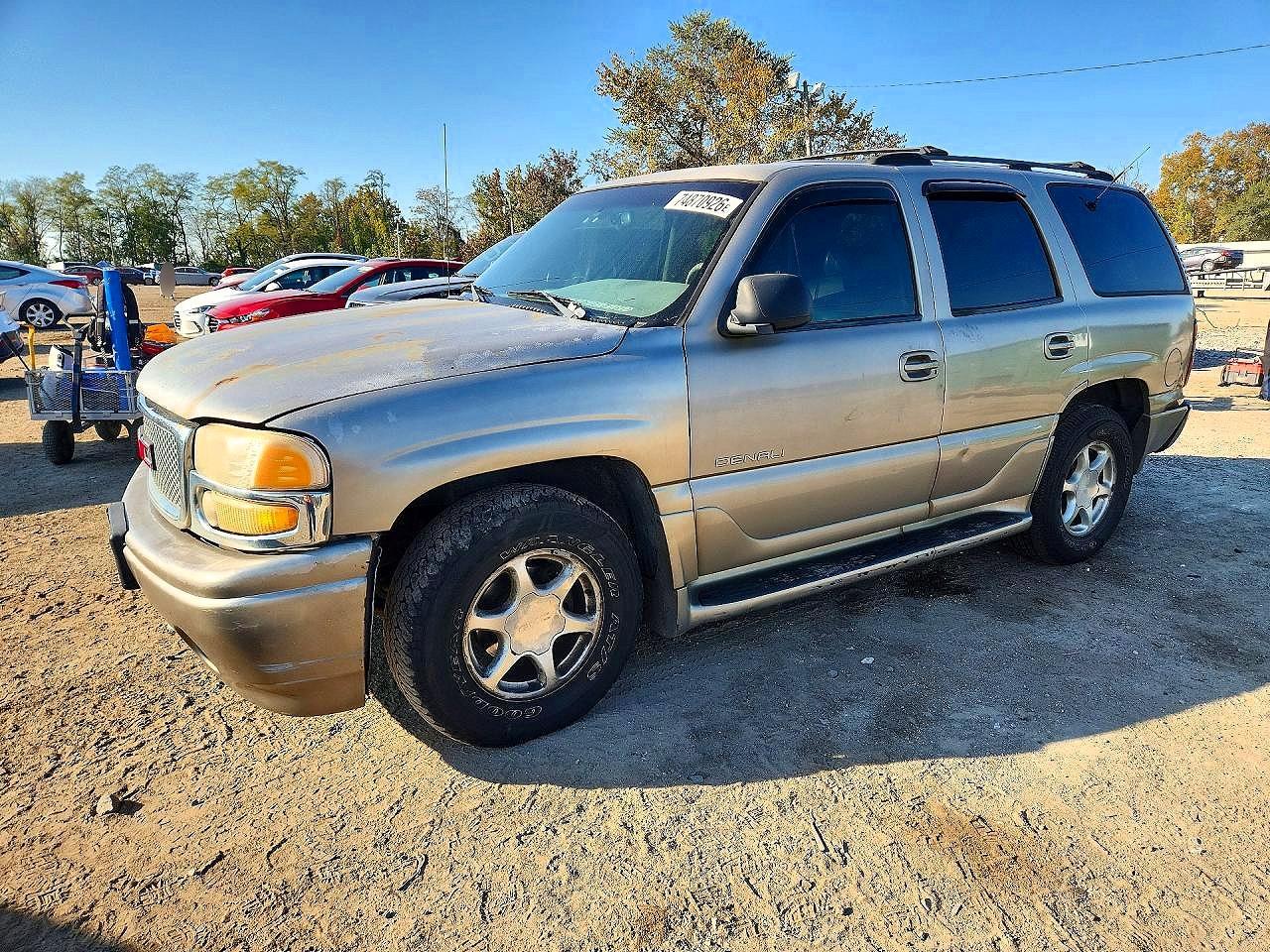 Вид 2001 GMC DENALI, угол 1