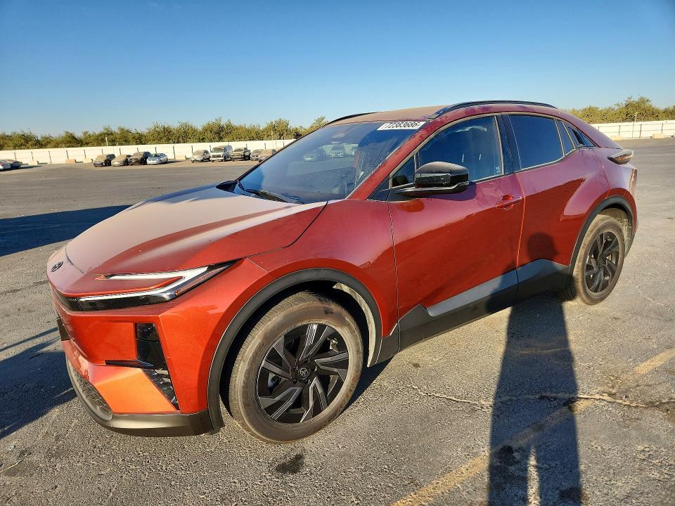 2026 TOYOTA C-HR SE  