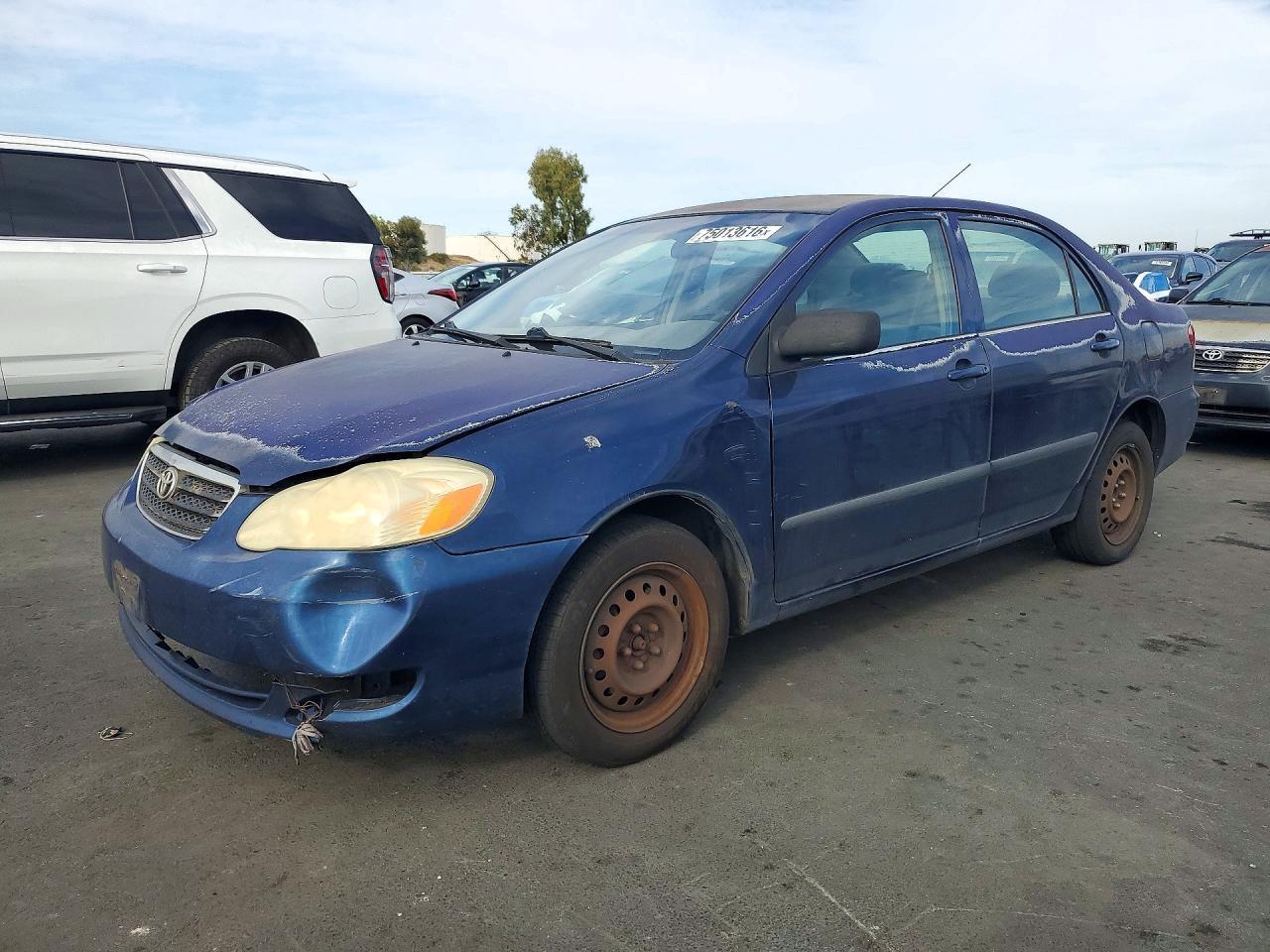 Vista de 2005 TOYOTA COROLLA CE, ángulo 1