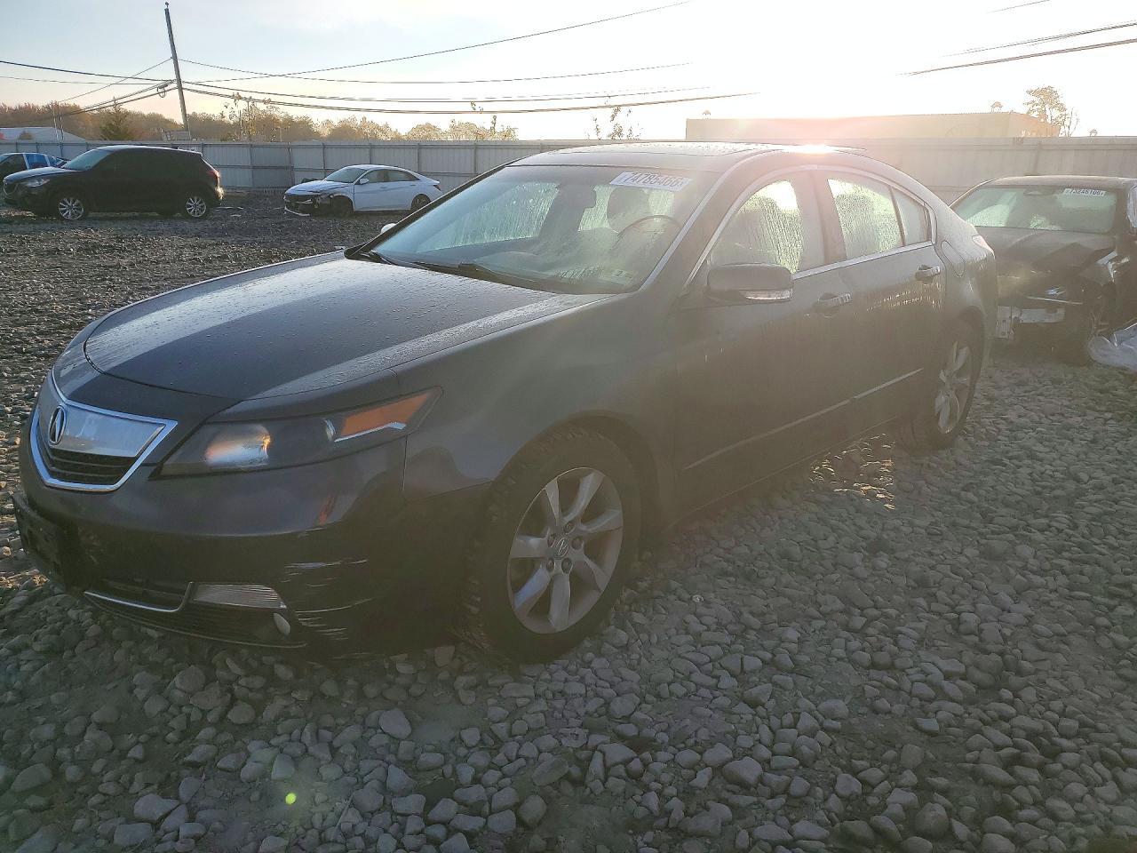 Vista de 2013 ACURA TL TECH, ángulo 1