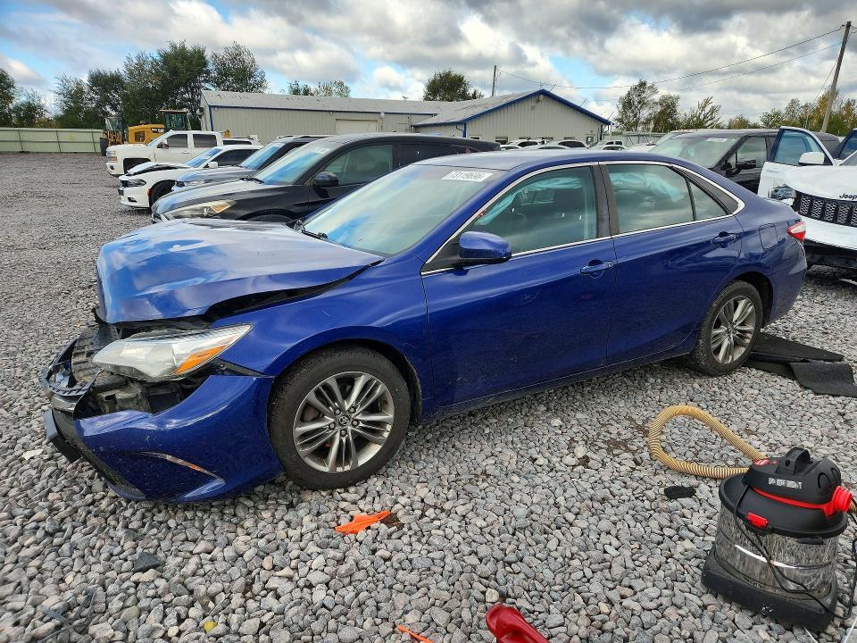 2016 TOYOTA CAMRY SE  