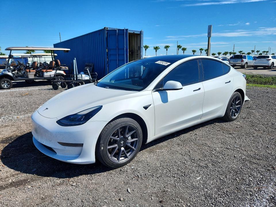 2021 TESLA MODEL 3   