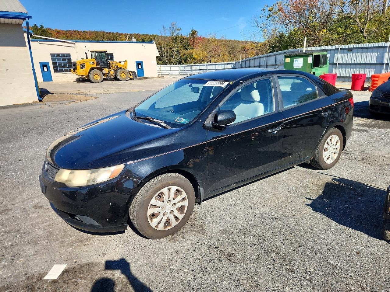 Vue de 2010 KIA FORTE LX, angle 1