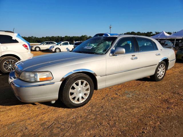 2010 LINCOLN TOWNCAR